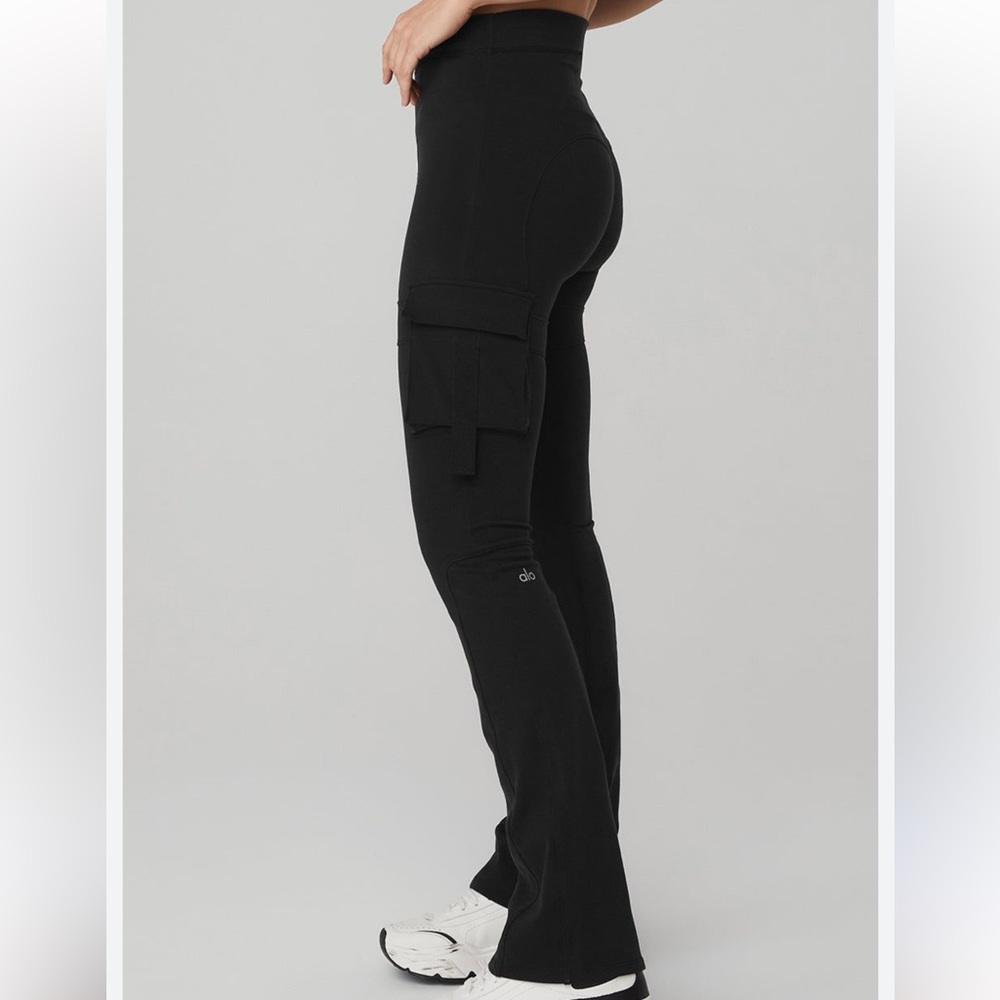 Alo Black Cargo Flared Leggings